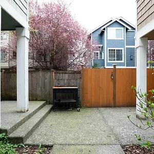 Snug Near Greenlake! Apartment Seattle