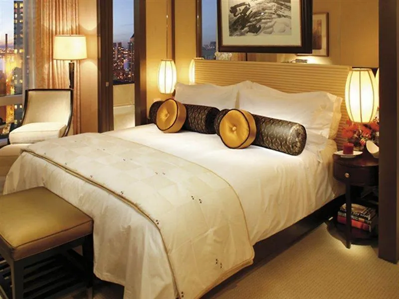 Отель Mandarin Oriental, Нью-Йорк